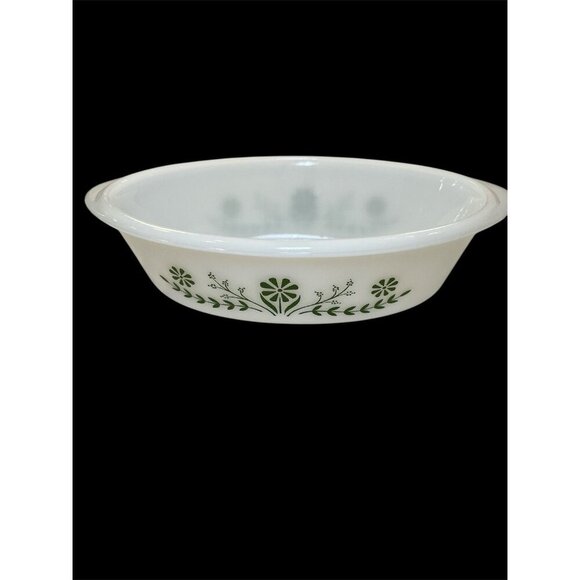 Vintage Glass bake Casserole Dish J235 1. QT Green Daisy Milk Glass Oval - Picture 1 of 5